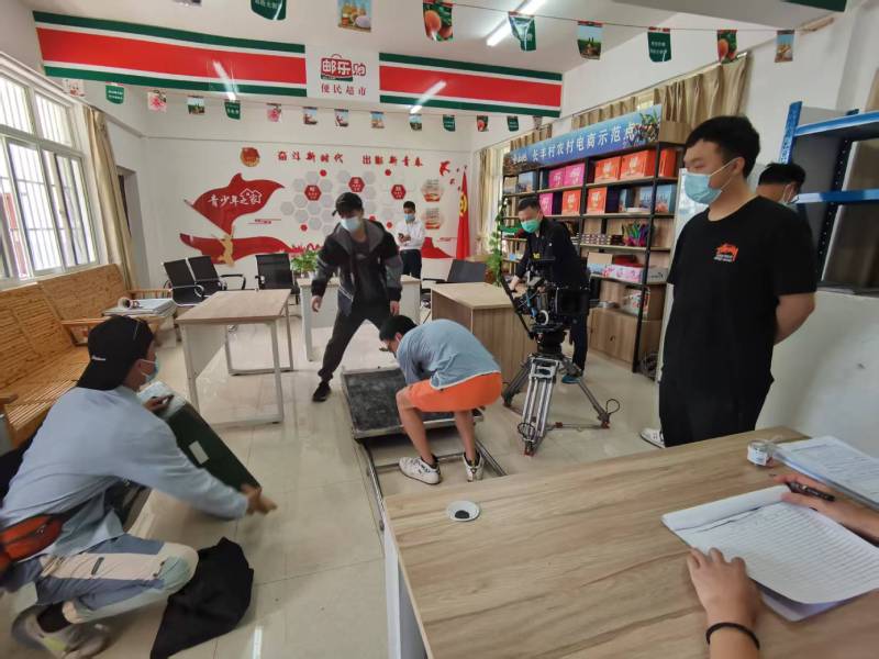 追星女孩心理学分析报告：峄城区广告片拍摄公司揭秘饭圈应援式传播逻辑